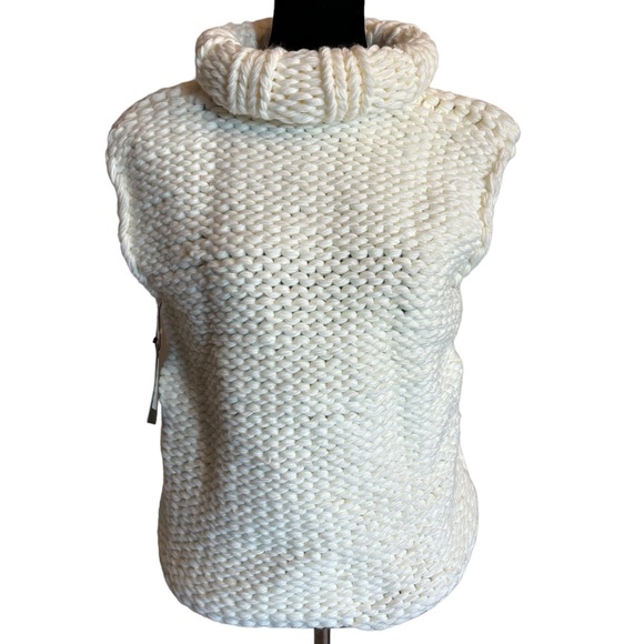 The KARSAAN Hand Knit Sweater - Picture 9 of 12